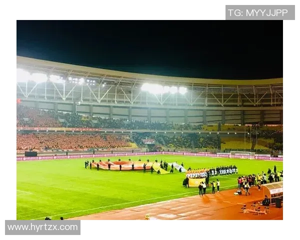 深度对话足球巨星：探索赛场背后的心路历程与成长故事